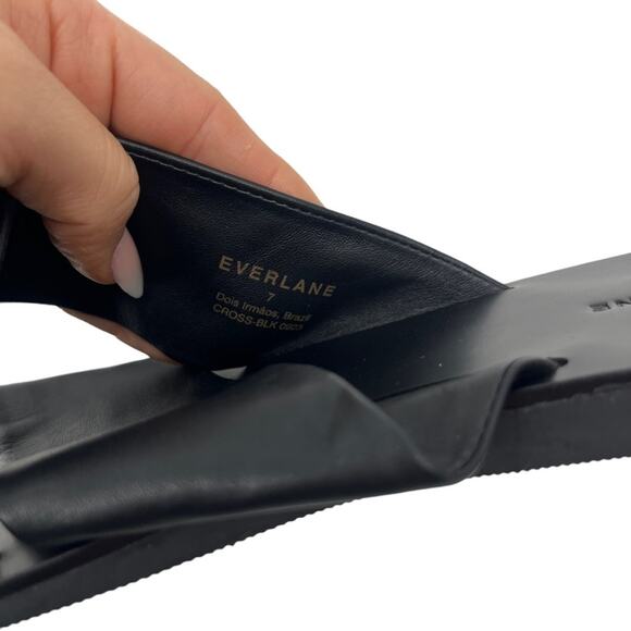 EVERLANE The Day Crossover Sandals Leather Black Flat Heel Slip On Size 7 NEW - Picture 8 of 8